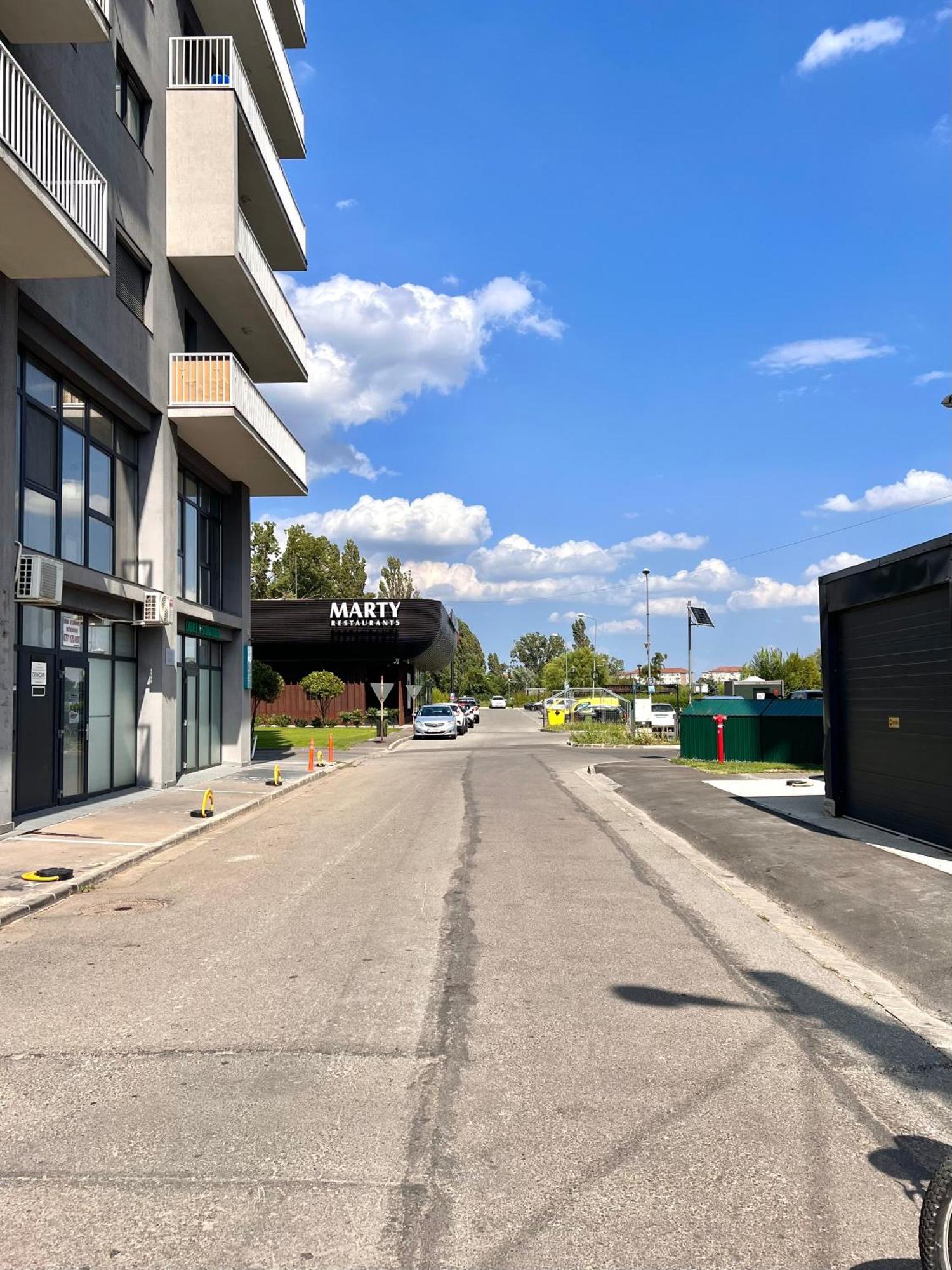 Apartament Madeira Apartment Oradea Luaran gambar