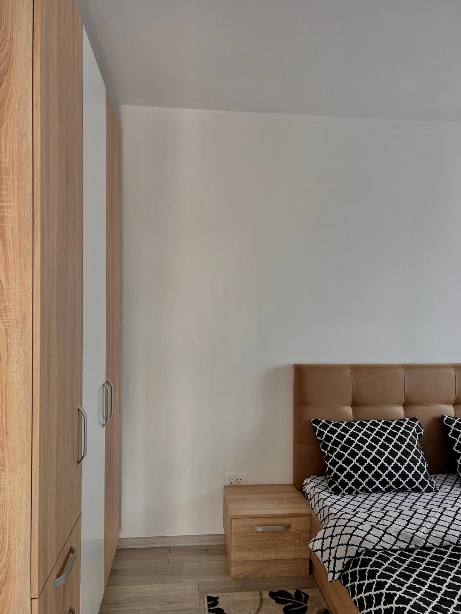 Apartament Madeira Apartment Oradea Luaran gambar