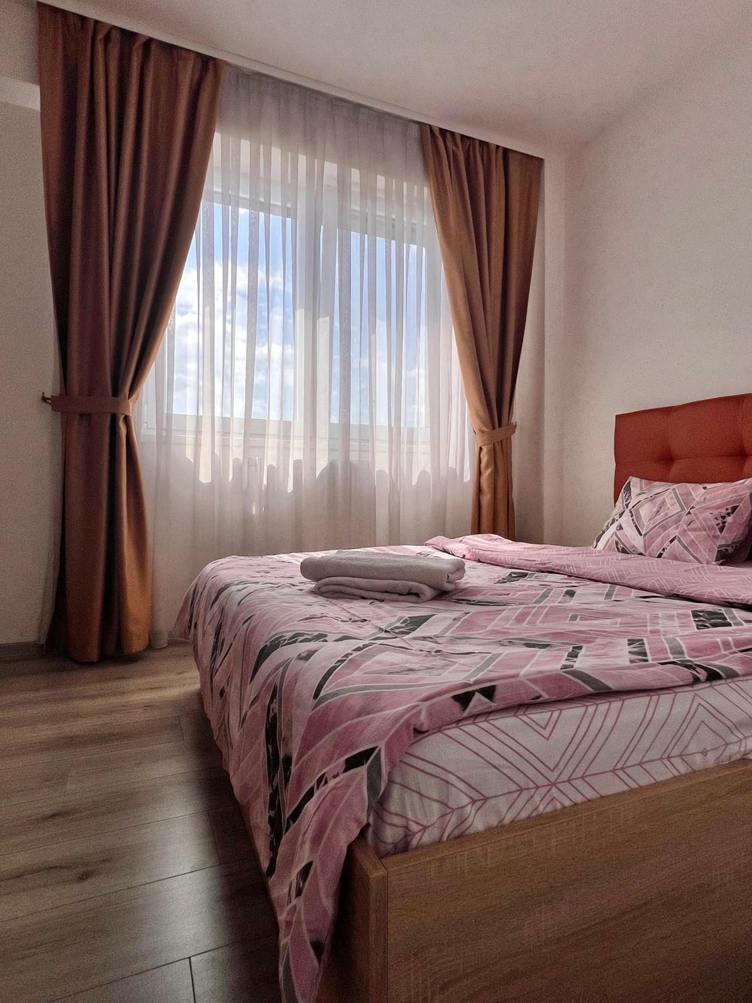 Apartament Madeira Apartment Oradea Luaran gambar