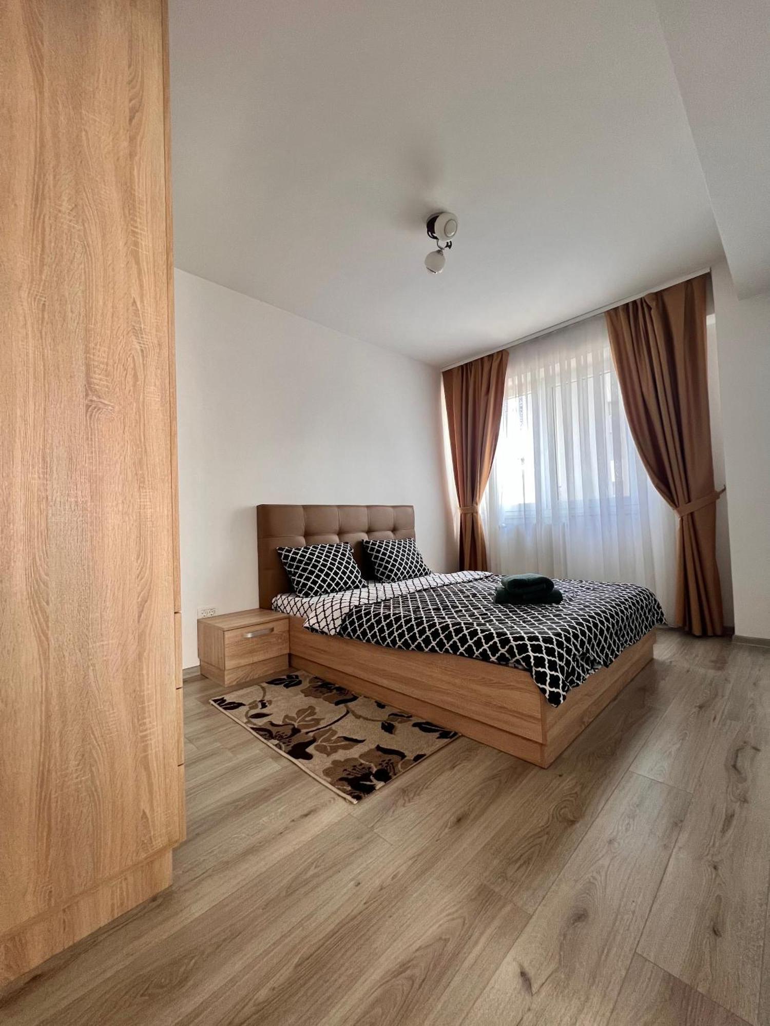 Apartament Madeira Apartment Oradea Luaran gambar