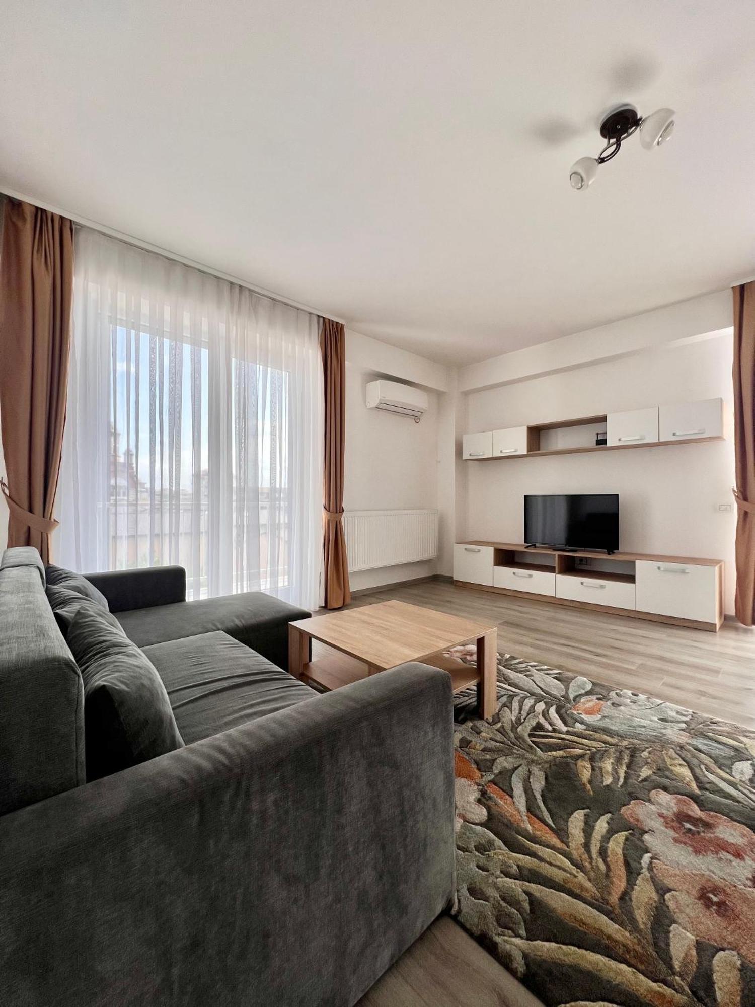 Apartament Madeira Apartment Oradea Luaran gambar
